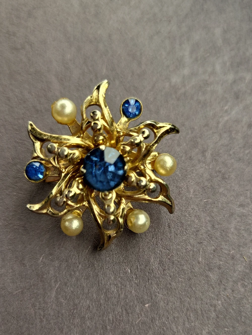 Elegant Gold-Tone Blue Crystal & Pearl Starburst Brooch